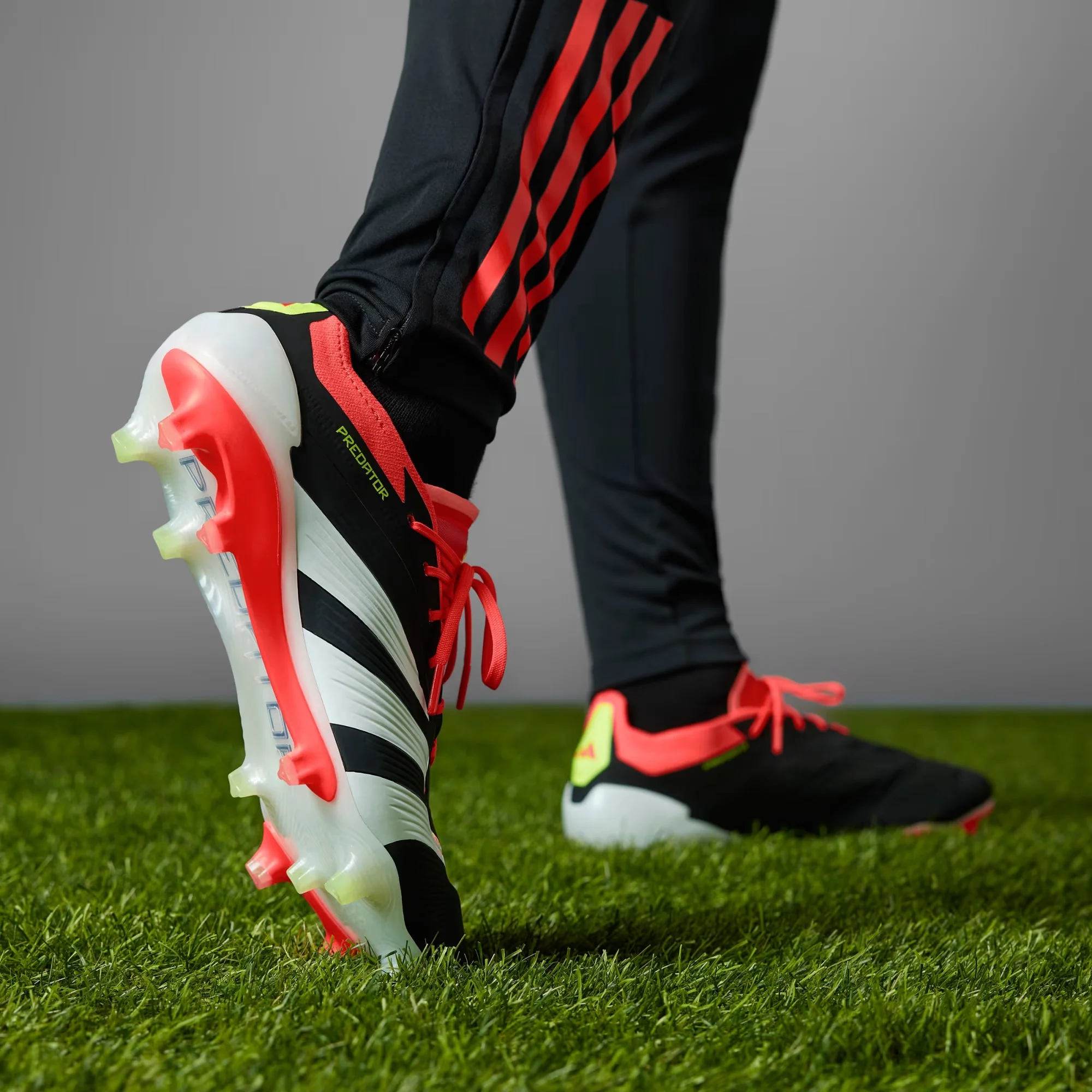Predator Elite Low FG [Core Black/White/Solar Red] - Image 5