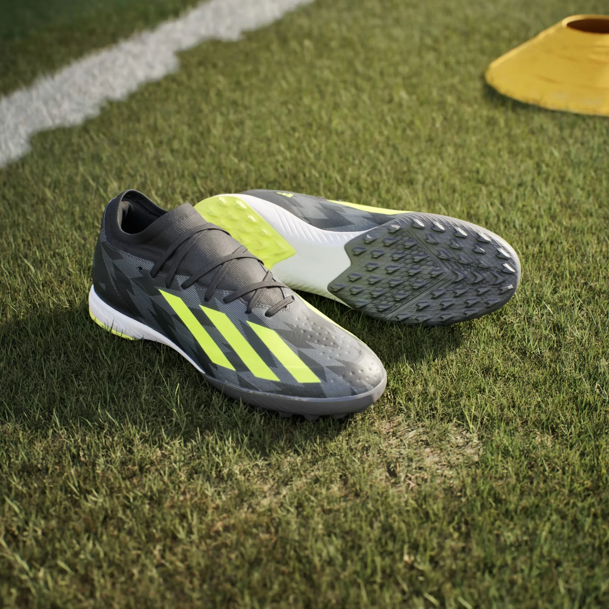 X Crazyfast Injection.3 TF [Core Black/Team Solar Yellow] - Image 5